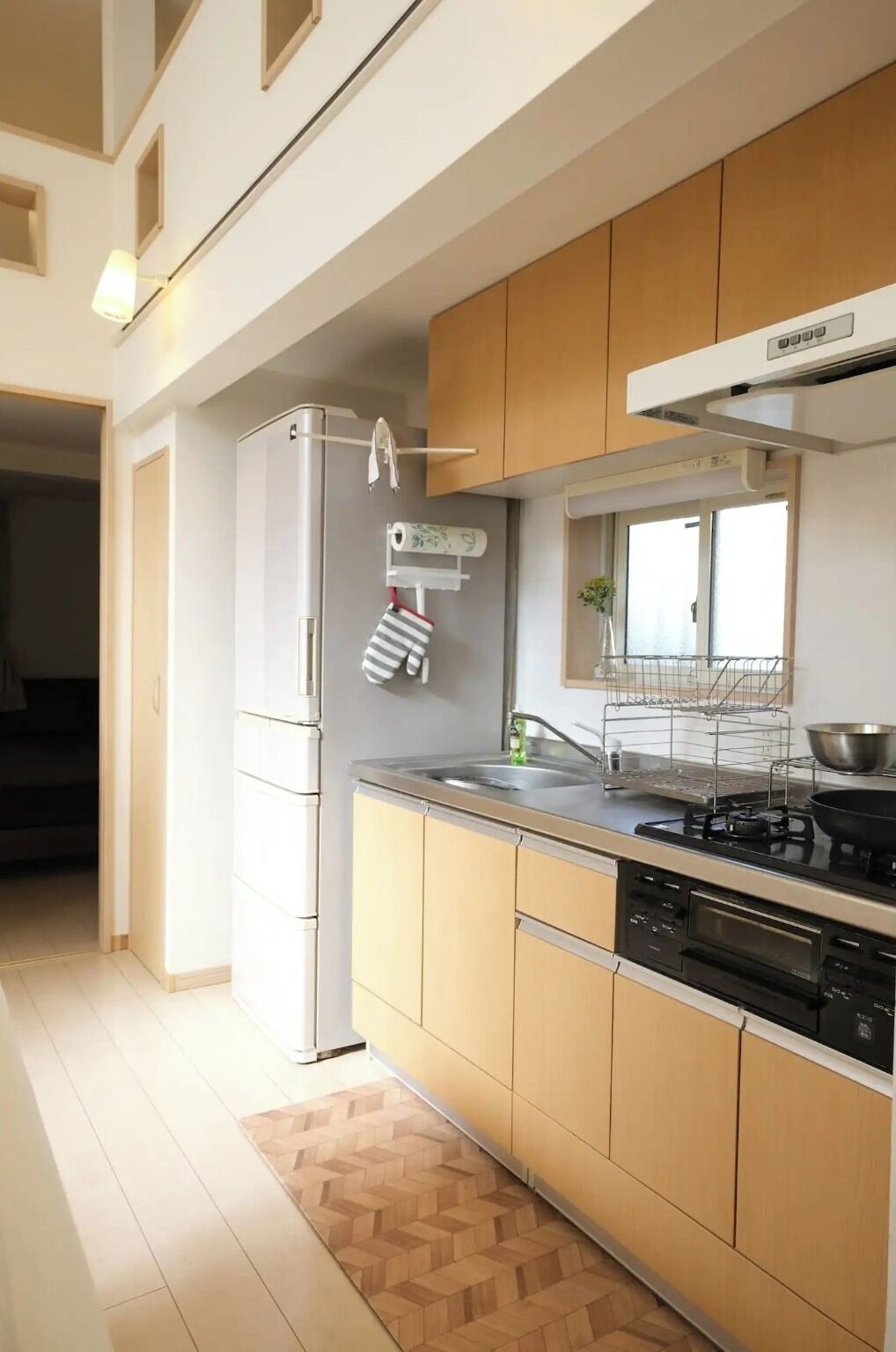 Fridge, microwave, stovetop, cookware/dishes/utensils