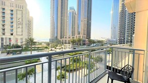 Balcony - Luxury Dubai Creek Harbour Waterfront Apartment (Dubai)