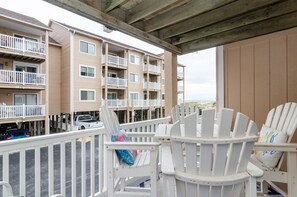 Property grounds - 2 Bedroom Condo in Sand Pebbles w Ocean Views! (Carolina Beach)