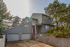 Exterior - 2 Ocean-View Homes, Beach Access, Private Neighborhood,Views From Ample Windows! (Seal Rock)