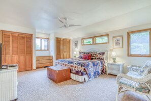 5 bedrooms, iron/ironing board, free WiFi, bed sheets - 2 Ocean-View Homes, Beach Access, Private Neighborhood,Views From Ample Windows! (Seal Rock)