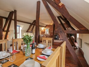 Refrigerador, lavavajillas, tetera eléctrica y tostadora