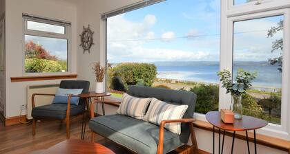 Bay view, waterfront, stunning views