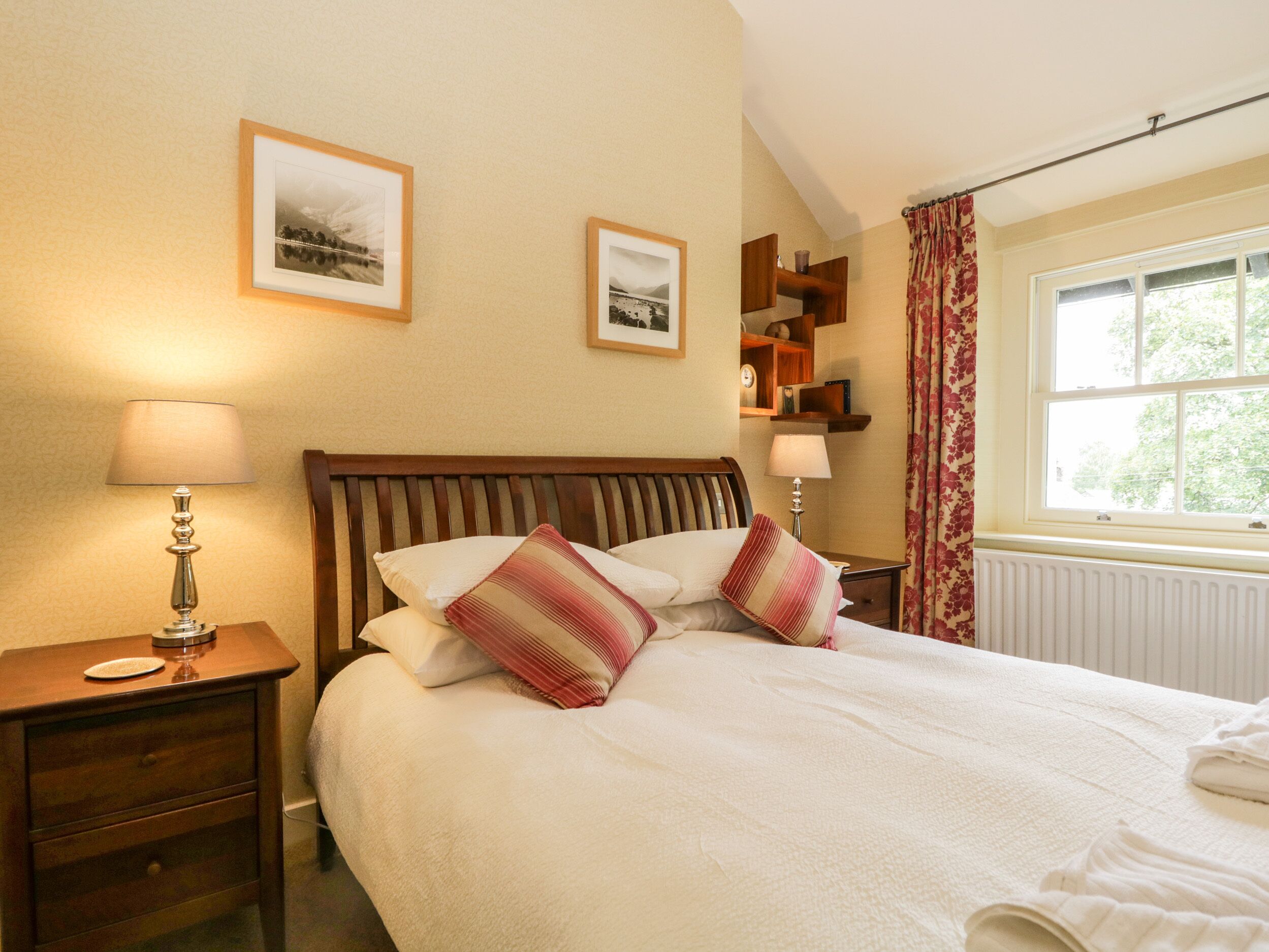 3 bedrooms, individually decorated, individually furnished, free WiFi