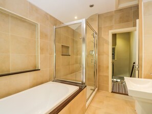 Shower - Scale Force (Keswick)