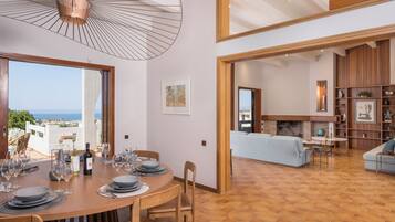 Family Villa | Dining room