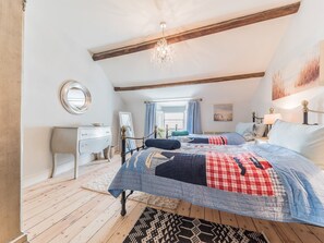 2 slaapkamers, een strijkplank/strijkijzer, gratis wifi, beddengoed