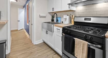 Cozy Newly Renovated 1Bed Apt in Parkville, Unit-B