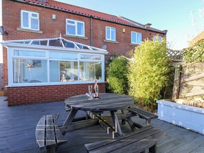 Cottage | Outdoor dining - Pond Farm View (Saltburn-by-the-Sea)