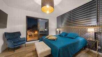 4 slaapkamers, een bureau, een strijkplank/strijkijzer, gratis wifi