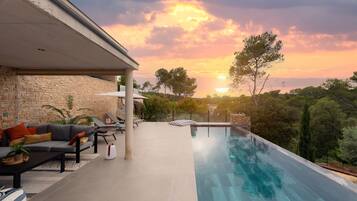 Piscine extérieure, piscine chauffée