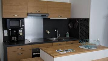 Réfrigérateur, micro-ondes, four, lave-vaisselle