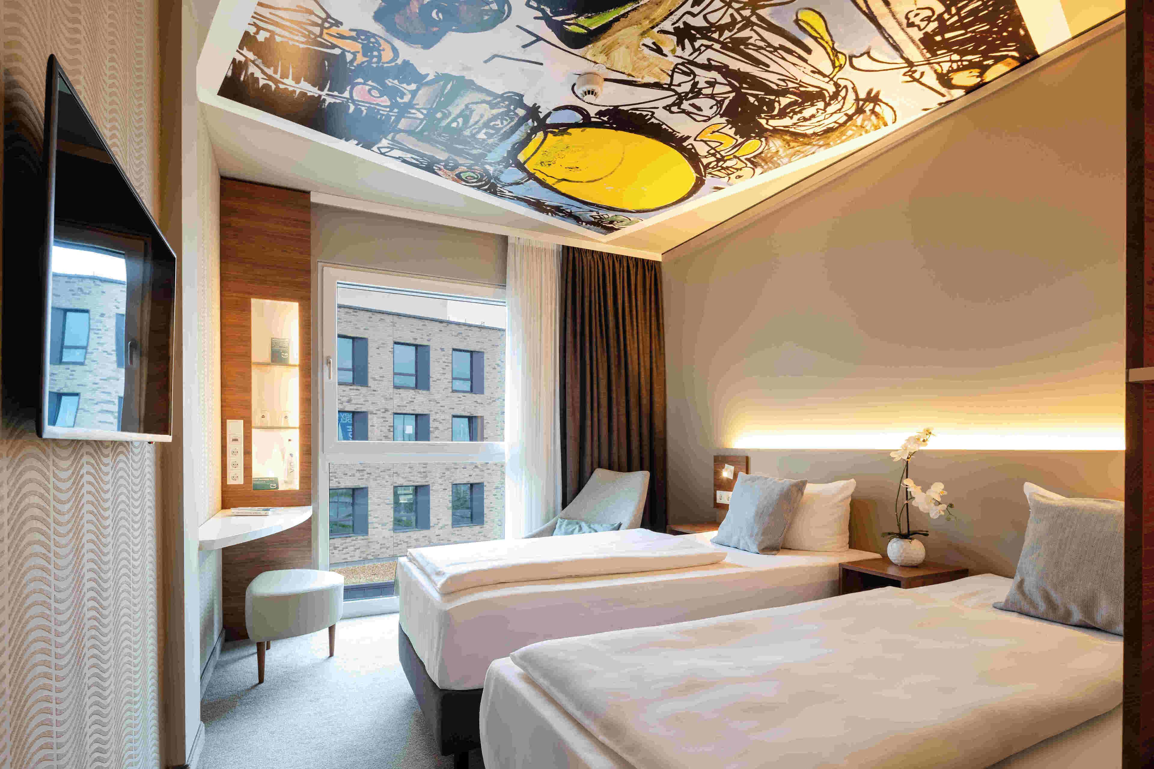 Standard Room, 2 Twin Beds, Non Smoking | Hypo-allergenic bedding, desk, laptop workspace, blackout drapes