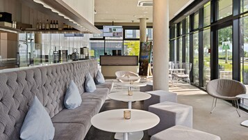 Lobby-Lounge