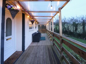 Cottage | Terrace/patio - Petlyns Patch (Holyhead)