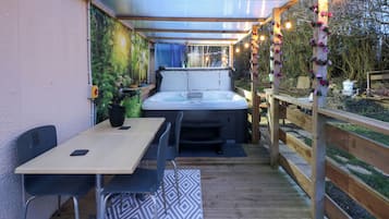 Cottage | Outdoor dining