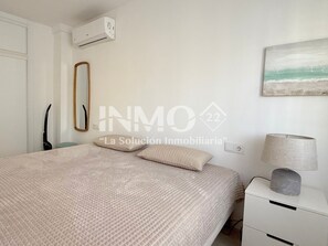 1 bedroom, iron/ironing board, free WiFi