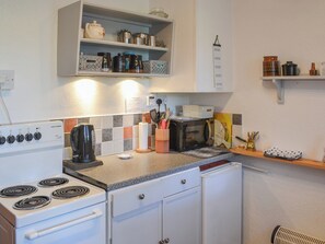 Cookware/dishes/utensils