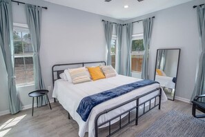4 dormitorios, tabla de planchar con plancha, wifi y ropa de cama