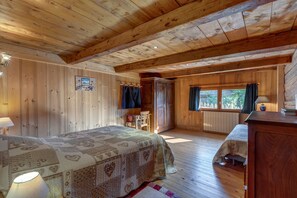 2 Schlafzimmer, Bügeleisen/Bügelbrett, kostenloses WLAN