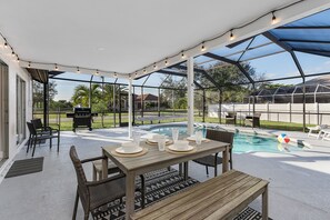 Outdoor pool, a heated pool - Sunny 4-Bed Cape Coral Home with Heated Pool – Pelican Neighborhood Retreat (Cape Coral)