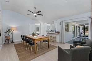 Dining - Sunny 4-Bed Cape Coral Home with Heated Pool – Pelican Neighborhood Retreat (Cape Coral)