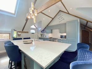 Dishwasher - 2 bedroom accommodation in Yate, near Chipping Sodbury (Yate, near Chipping Sodbury)