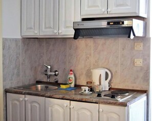 Fridge, stovetop - Yeshill Apart & Studio 2 (Budva)