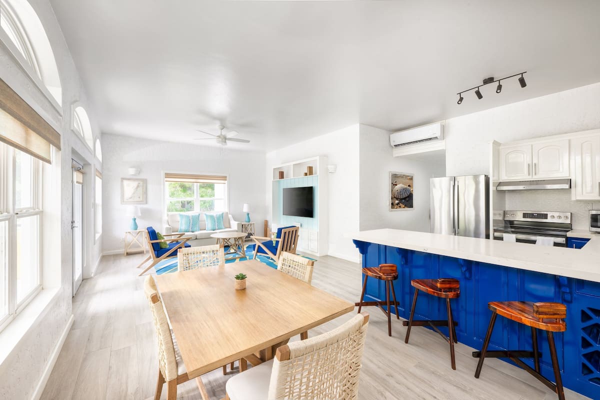 One Bedroom with Kitchen and Balcony | Private kitchen