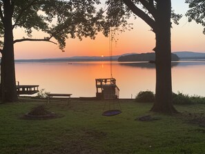 Property grounds - Lake Cabin with Fantastic View--Kayak, Swim or Fish (Perryville)