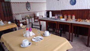 In-room dining - Hotel Atlantic (Mar de Ajo)