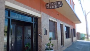 Front of property - Hotel Atlantic (Mar de Ajo)