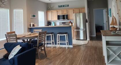 Golf, Beach, Dining, Shopping this Condo Has It All