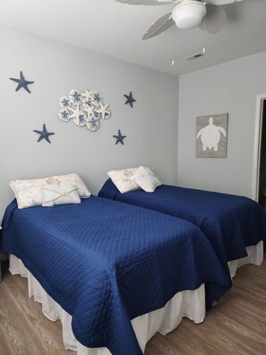2 Schlafzimmer, Schreibtisch, Bügeleisen/Bügelbrett, kostenloses WLAN