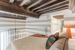 2 Schlafzimmer, Bügeleisen/Bügelbrett