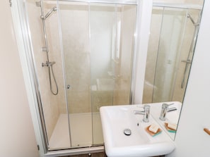 Shower - Sunstone Lodge (Pwllheli)