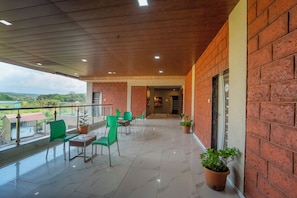 Game room - Treebo Iceberg (Mahabaleshwar)