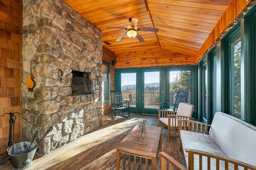 Peaceful Chalet in the White Mountain Forest | Sleeps 15!