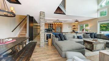 TV connectée, cheminée, jeux vidéo, baby-foot