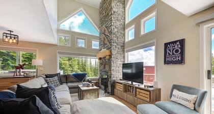 Ski To/From, 5 Bedroom, Hot Tub, Walk to Village Chalet.