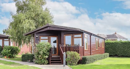 Lodge Two, Country View Park