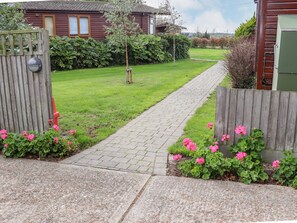 Cottage | Property grounds - Lodge Two, Country View Park (Faversham)