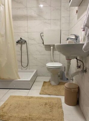 Shower - DREAM APARTMENTS (Surcin)