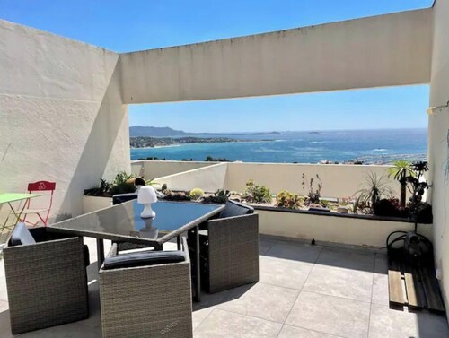 Stunning ocean view 3 bedroom apartment with pool