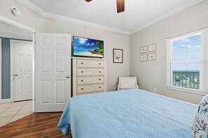 3 bedrooms, iron/ironing board, free WiFi, bed sheets - Direct Beach Access! Pool! Gym! Majestic! Views! (Panama City Beach)