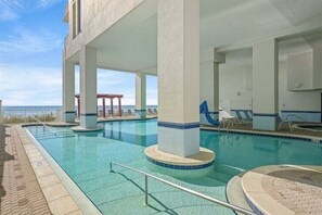 Innenpool, beheizter Pool