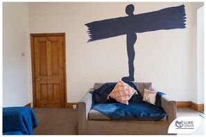 Interior - Luke Stays - Grosvenor Road (Newcastle Upon Tyne)