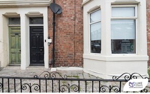 Exterior detail - Luke Stays - Grosvenor Road (Newcastle Upon Tyne)