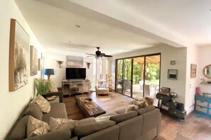 Fernseher, Computerbildschirme, Drucker