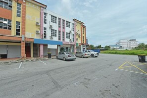 Exterior - Hotel O M Three Hotel (Sitiawan)